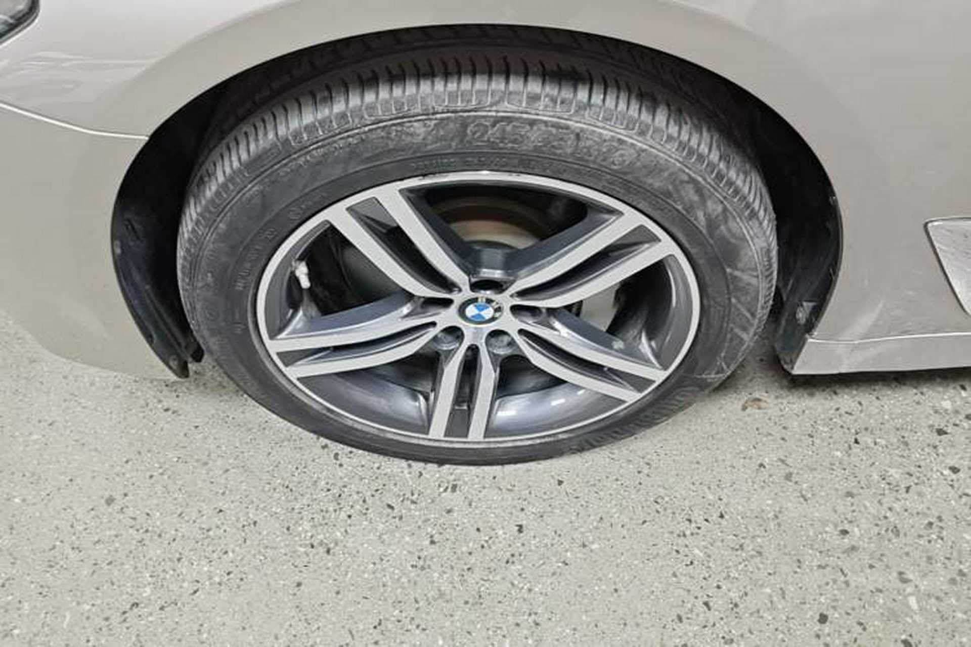 Used BMW 5 Series 2021 530Li Leading Luxury Package Left Front Wheel Hub