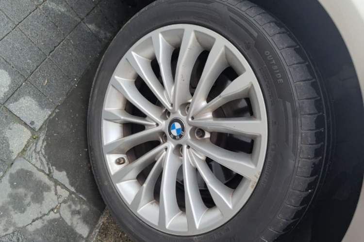Used BMW 5 Series 2021 525Li Luxury Package Left Front Wheel Hub