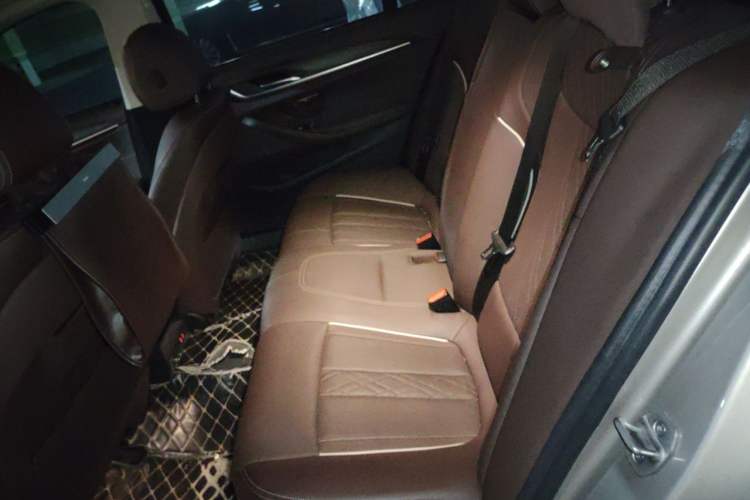 Used BMW 5 Series 2021 530Li Leading Luxury Package Left Rear Seat