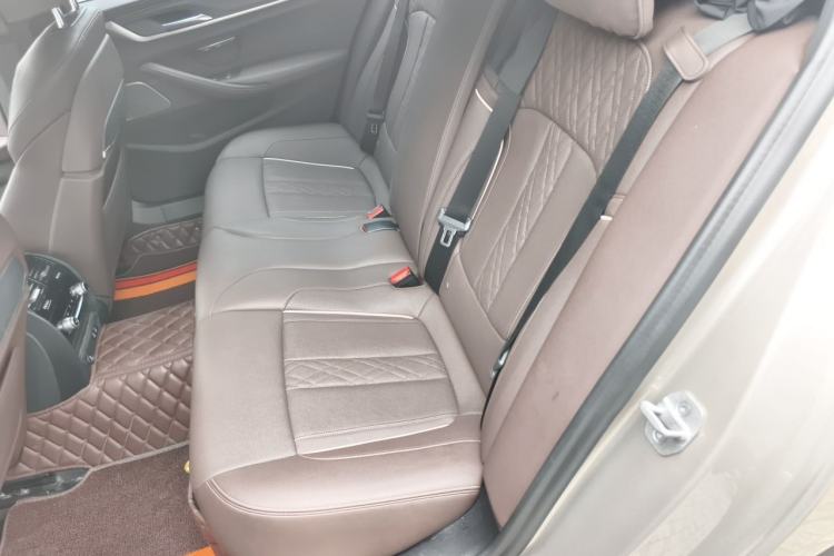 Used BMW 5 Series 2021 530Li Luxury Edition M Sport Package Left Rear Seat