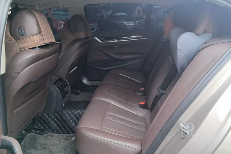 Used BMW 5 Series 2021 525Li Luxury Package Left Rear Seat
