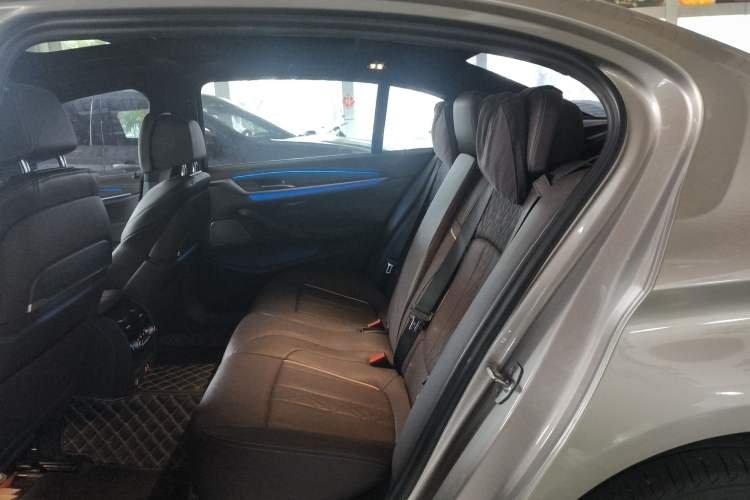 Used BMW 5 Series 2021 Restyled 530Li Luxury Edition M Sport Package Left Rear Seat