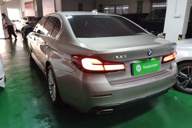 Used BMW 5 Series 2021 Updated Version 525Li Luxury Package Rear Left 45 Deg