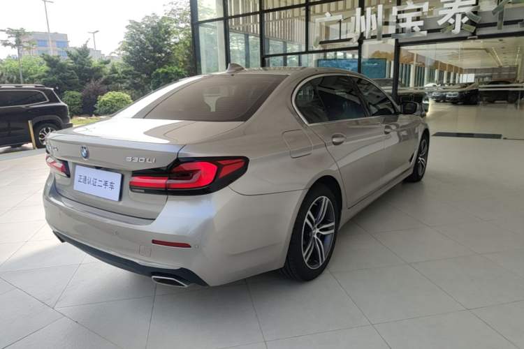 Used BMW 5 Series 2021 530Li Leading Luxury Package Rear Right 45 Deg