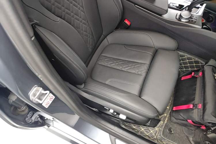 Used BMW 5 Series 2021 525i M Sport Package Right Front Seat