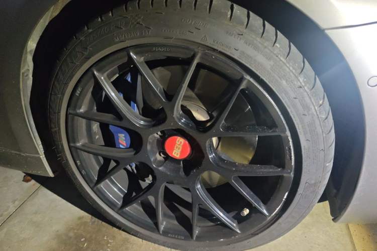 Used BMW 5 Series 2021 540i Sport Line M Sport Package Right Front Wheel Hub