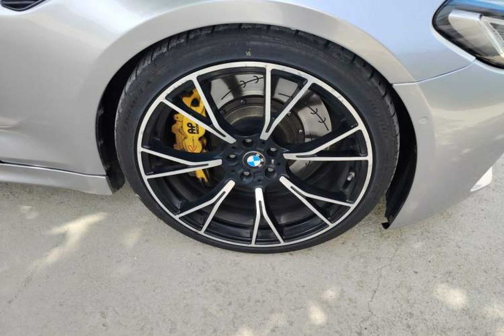Used BMW 5 Series 2021 530Li Leading Model M Sport Package Right Front Wheel Hub