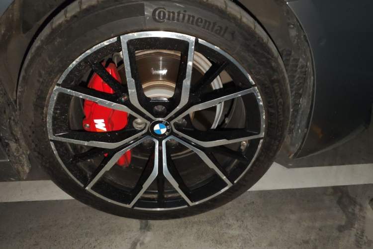 Used BMW 5 Series 2021 525Li M Sport Package Right Front Wheel Hub