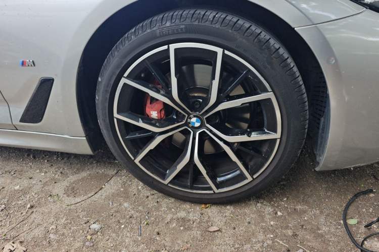 Used BMW 5 Series 2021 530i M Sport Package Right Front Wheel Hub