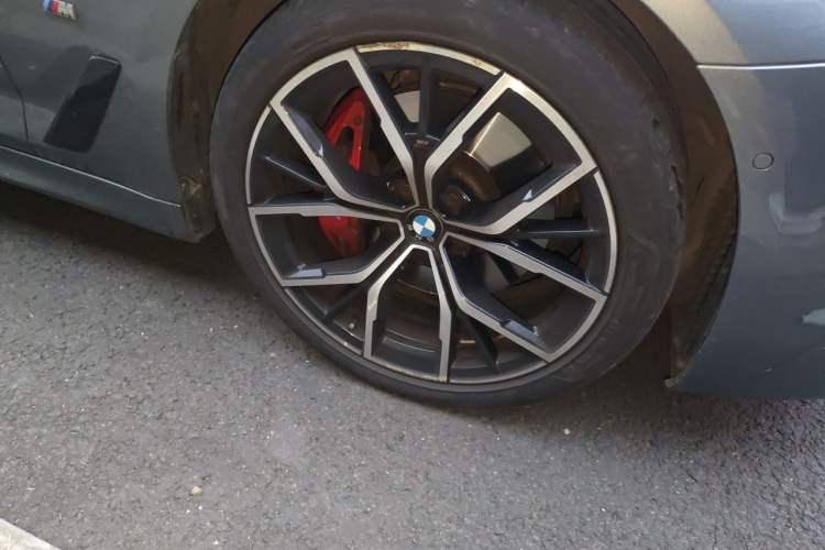 Used BMW 5 Series 2021 530i Sport Line M Sport Package Right Front Wheel Hub