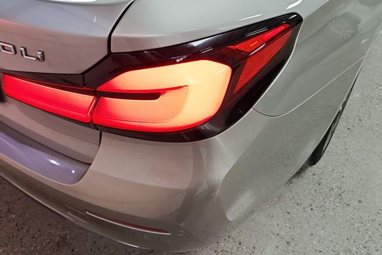 Used BMW 5 Series 2021 530Li Leading Luxury Package Right Rear Taillight