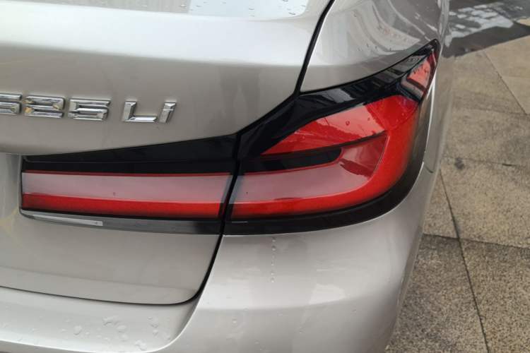 Used BMW 5 Series 2021 525Li Luxury Package Right Rear Taillight