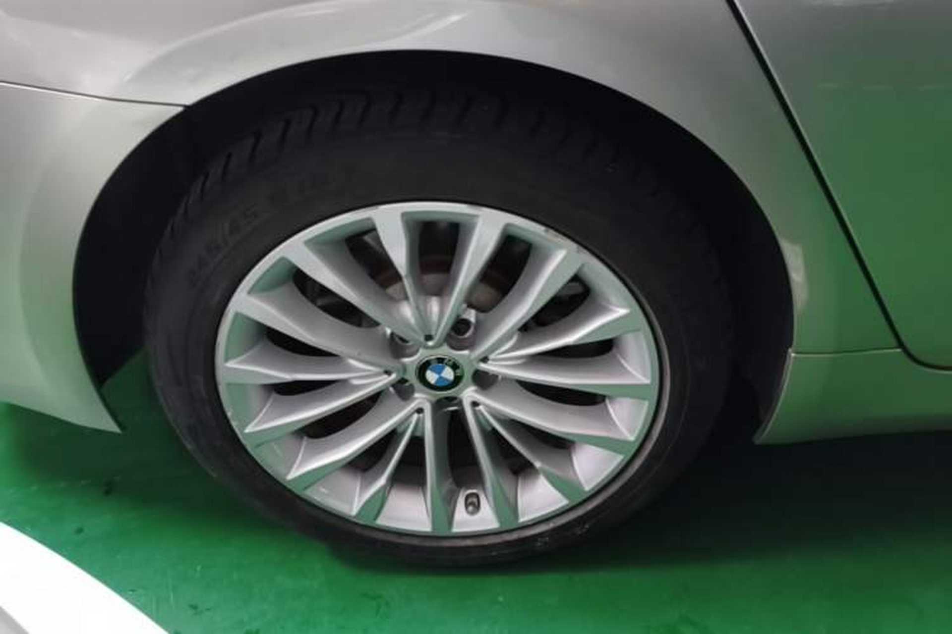 Used BMW 5 Series 2021 Updated Version 525Li Luxury Package Right Rear Wheel Hub