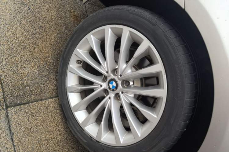 Used BMW 5 Series 2021 525Li Luxury Package Right Rear Wheel Hub