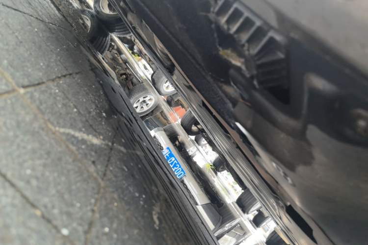 Used BMW 5 Series 2021 525Li Luxury Package Right Side Sill