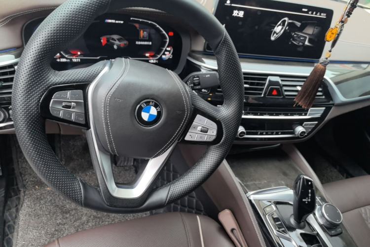 Used BMW 5 Series 2021 525Li Luxury Package Steering Wheel