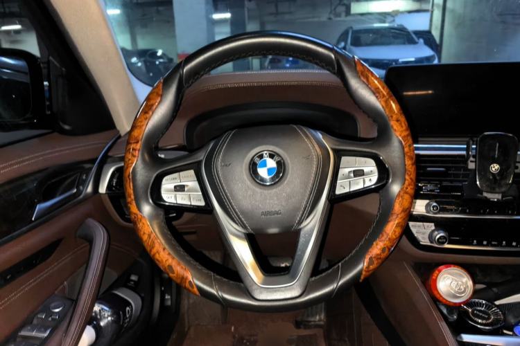 Used BMW 5 Series 2021 Updated Version 525Li Luxury Package Steering Wheel