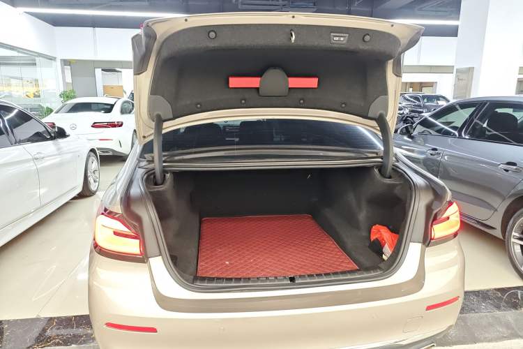 Used BMW 5 Series 2021 530Li Leading Luxury Package Trunk
