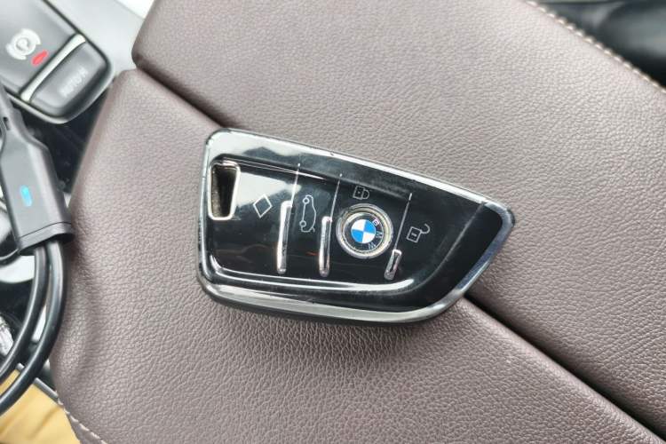 Used BMW 5 Series 2021 530Li Luxury Edition M Sport Package Vehicle Key