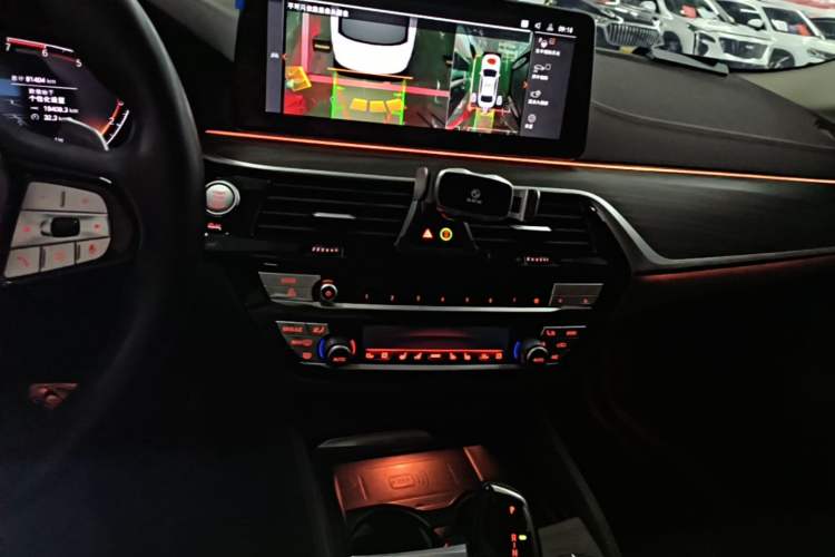 Used BMW 5 Series 2021 530Li Luxury Edition Premium Package Audio And AC Panel