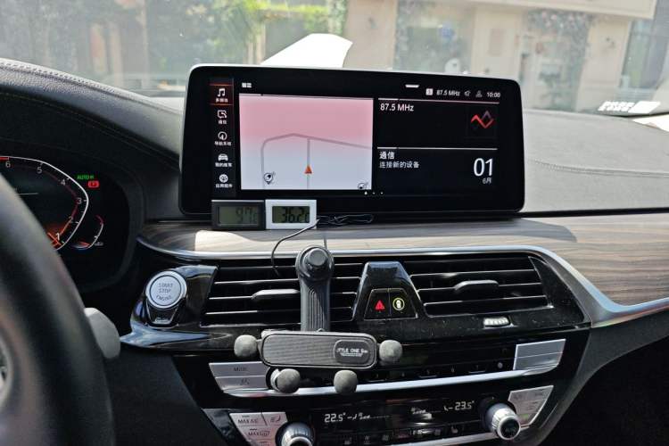 Used BMW 5 Series 2021 530Li Leading Model M Sport Package Audio And AC Panel