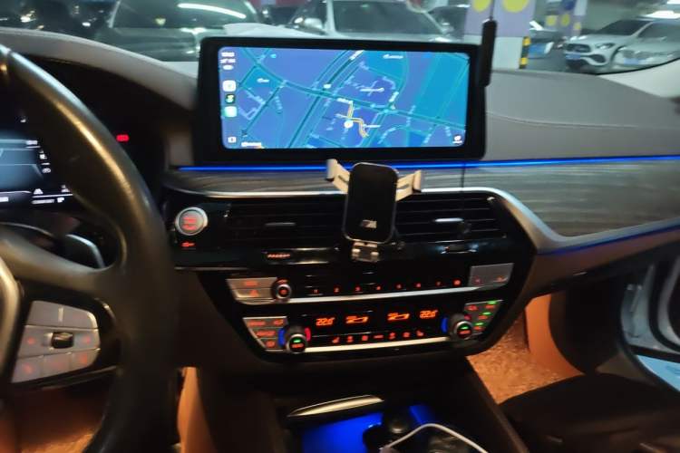 Used BMW 5 Series 2021 530Li Leading Luxury Package Audio And AC Panel