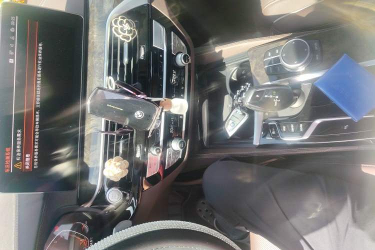 Used BMW 5 Series 2021 525Li Luxury Package Audio And AC Panel