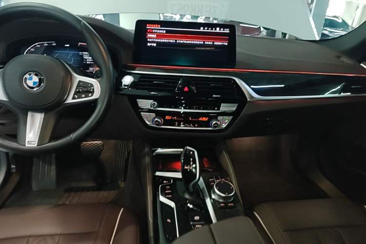 Used BMW 5 Series 2021 525Li M Sport Package Audio And AC Panel
