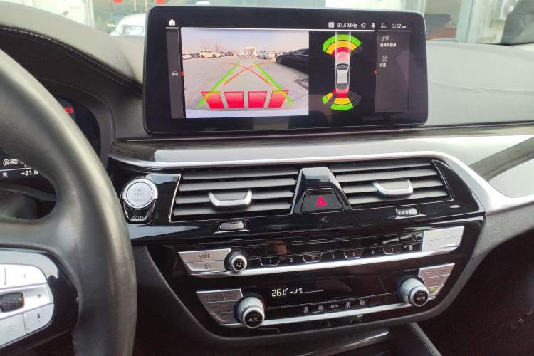 Used BMW 5 Series 2021 525Li Luxury Package Audio And AC Panel