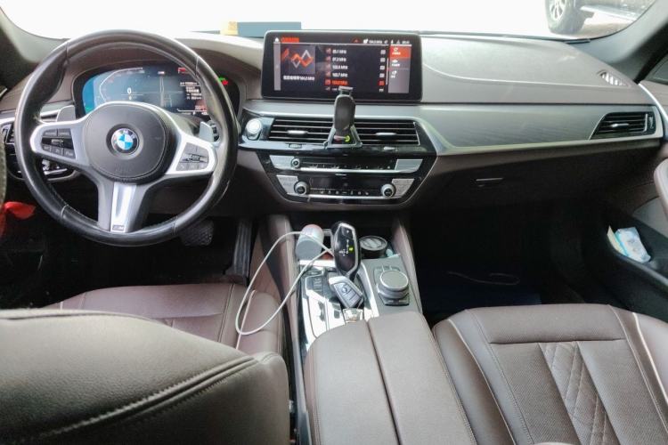 Used BMW 5 Series 2021 530Li Executive M Sport Package Center Console
