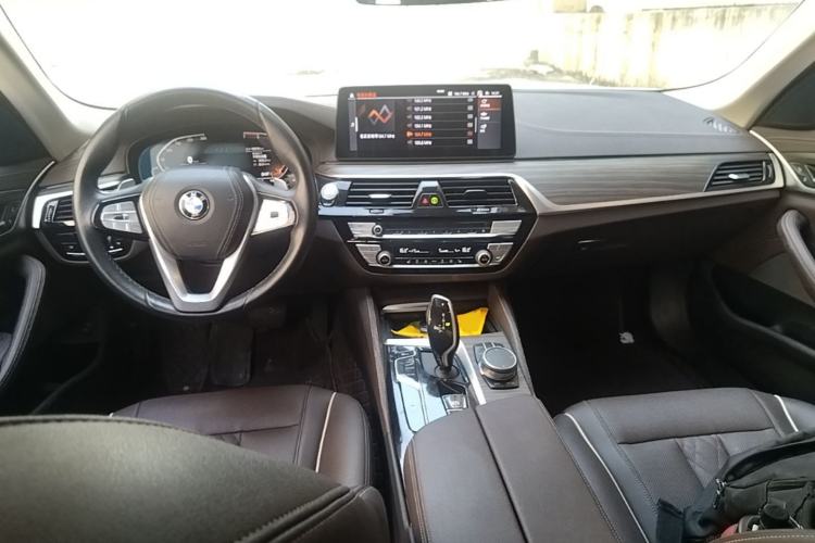 Used BMW 5 Series 2021 530Li Leading Luxury Package Center Console