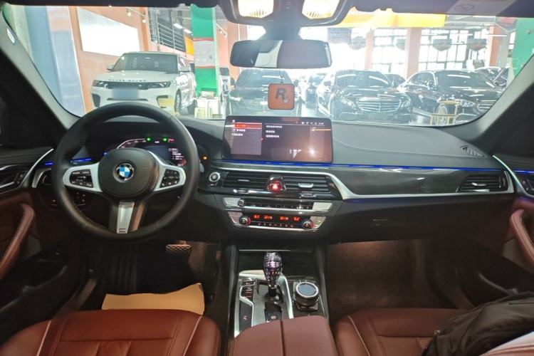 Used BMW 5 Series 2021 Facelifted 525Li M Sport Package Center Console
