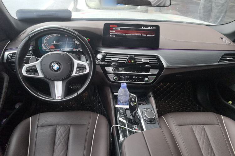 Used BMW 5 Series 2021 Facelifted 530Li Leading Edition M Sport Package Center Console