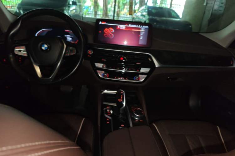 Used BMW 5 Series 2021 525Li Luxury Package Center Console