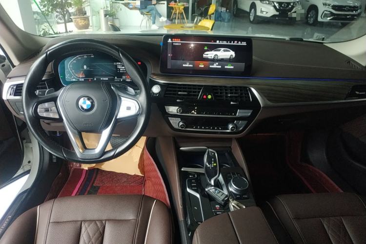Used BMW 5 Series 2021 Restyled 530Li Leading Edition Luxury Package Center Console