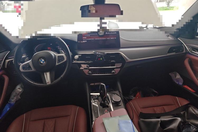 Used BMW 5 Series 2021 Facelifted 530Li Leading Edition M Sport Package Center Console