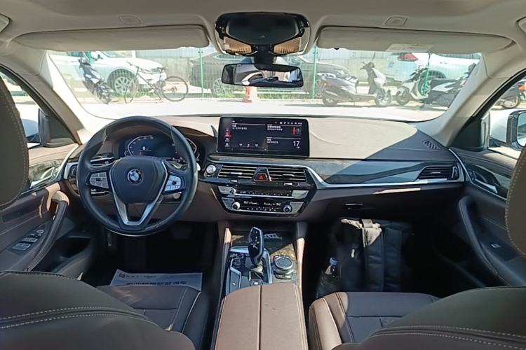 Used BMW 5 Series 2021 525Li Luxury Package Center Console
