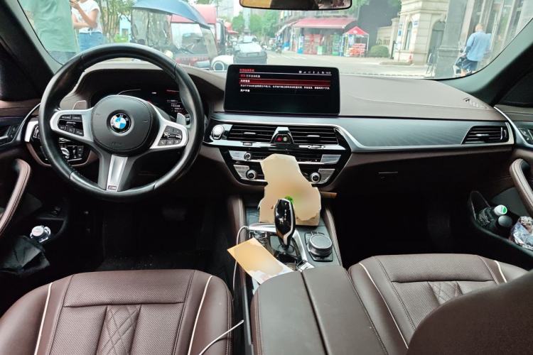 Used BMW 5 Series 2021 530Li Leading Model M Sport Package Center Console