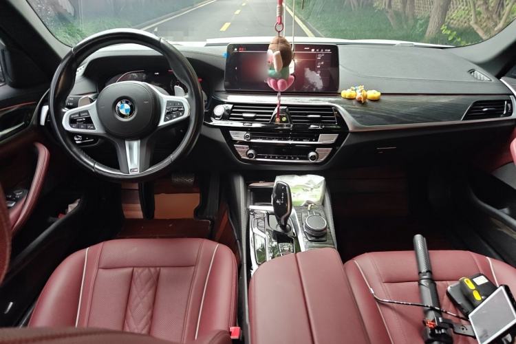 Used BMW 5 Series 2021 530Li xDrive Luxury Package Center Console