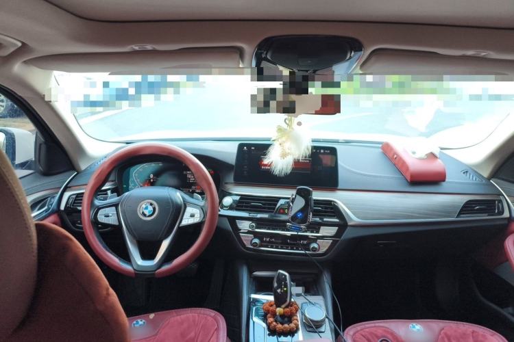 Used BMW 5 Series 2021 530Li Leading Luxury Package Center Console