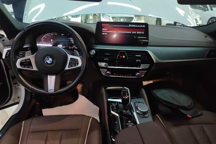 Used BMW 5 Series 2021 530Li Leading Model M Sport Package Center Console