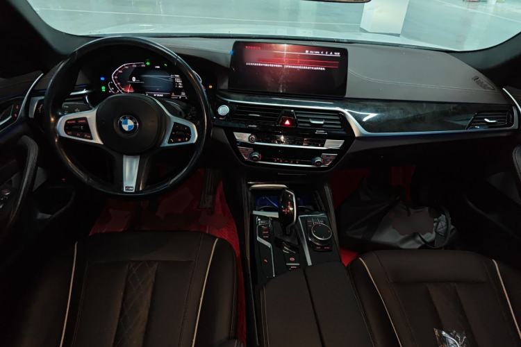 Used BMW 5 Series 2021 Facelifted 525Li M Sport Package Center Console