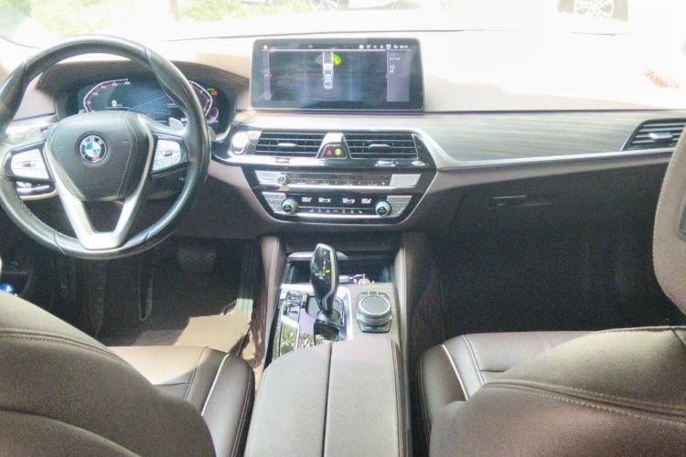 Used BMW 5 Series 2021 530Li Leading Luxury Package Center Console