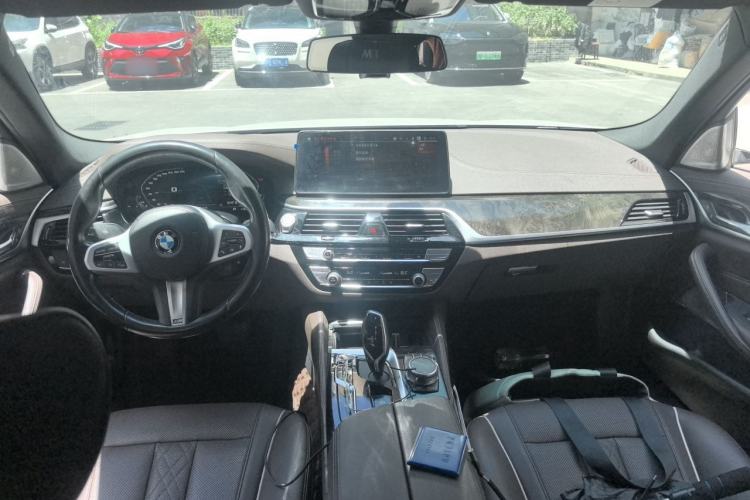 Used BMW 5 Series 2021 Facelifted 525Li M Sport Package Center Console