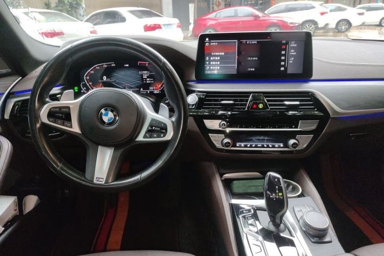 Used BMW 5 Series 2021 530Li Luxury Edition M Sport Package Center Console