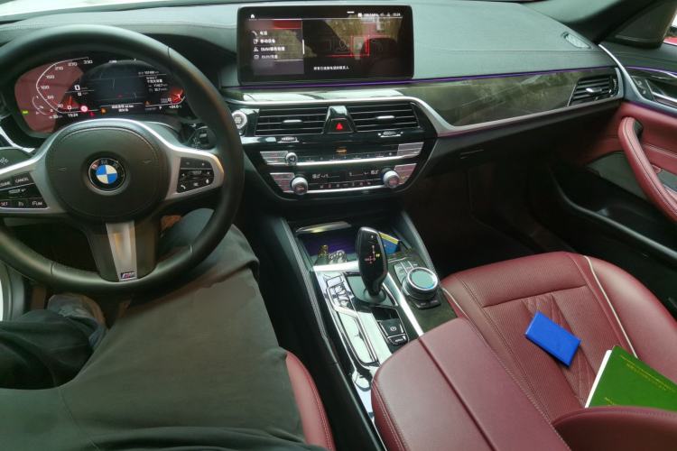Used BMW 5 Series 2021 Facelifted 525Li M Sport Package Center Console