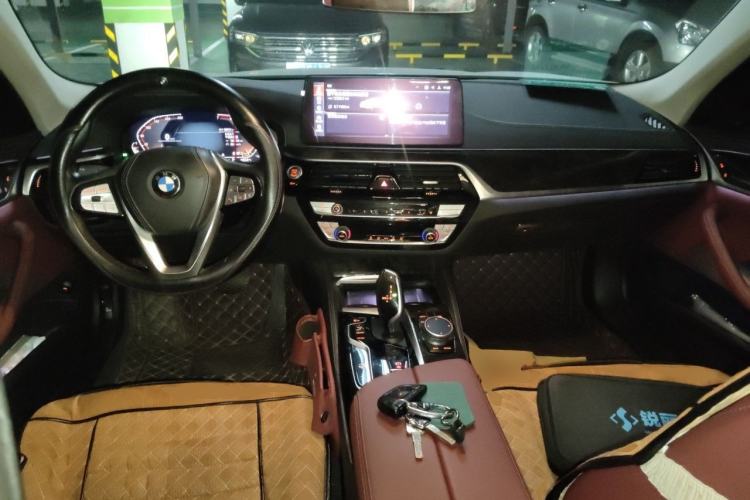 Used BMW 5 Series 2021 525Li Luxury Package Center Console