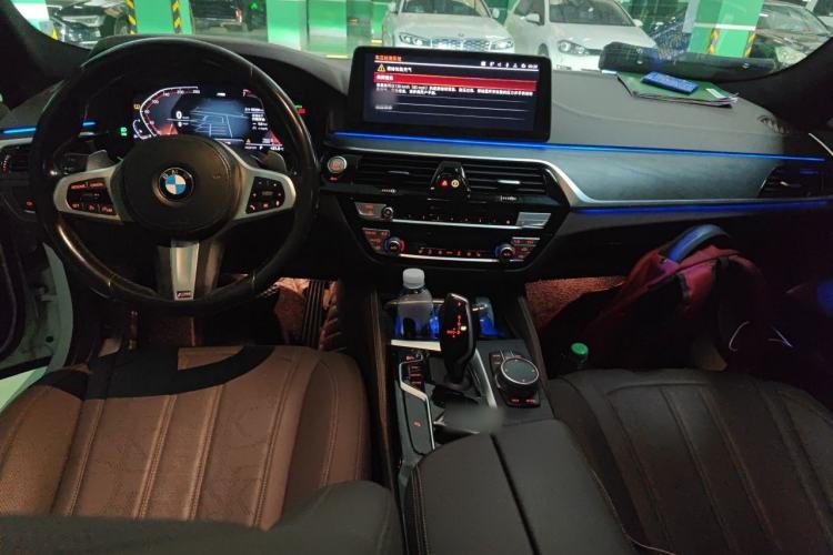 Used BMW 5 Series 2021 Facelifted 530Li Leading Edition M Sport Package Center Console