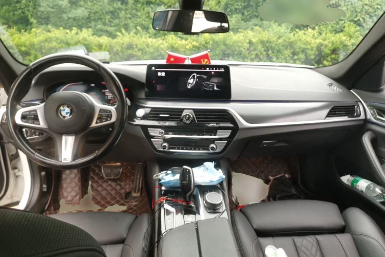 Used BMW 5 Series 2021 525i M Sport Package Center Console