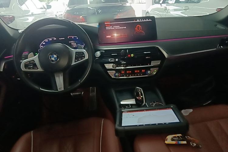 Used BMW 5 Series 2021 530Li Leading Model M Sport Package Center Console